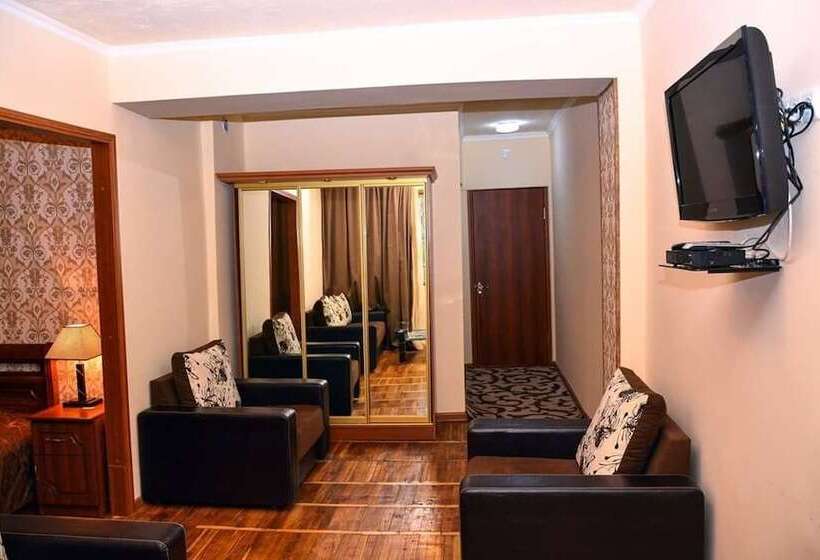 Hotel Sanahin Bridge