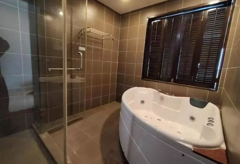 Hotelli Buluh Inn @ Gold Coast Morib