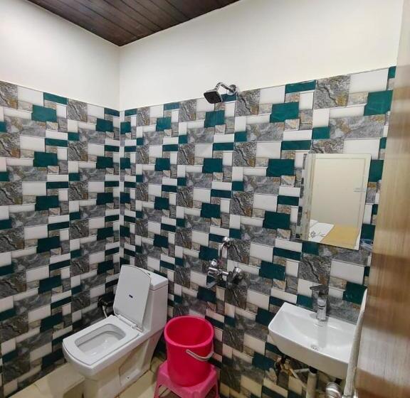 Отель Maa Kaila Dham   Near Prem Mandir Vrindavan