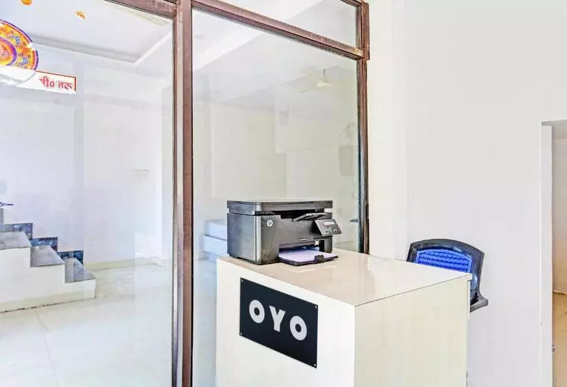 ホテル Oyo R. K