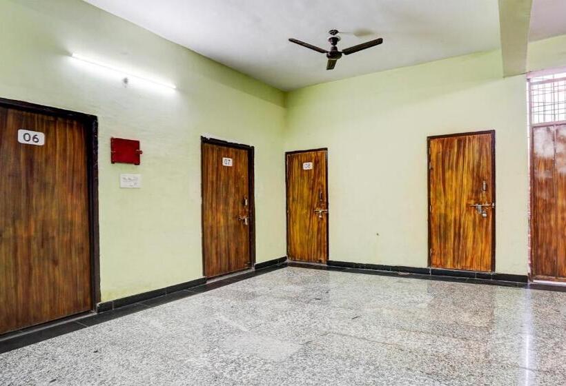 Oyo Flagship Hotel Radhe Inn