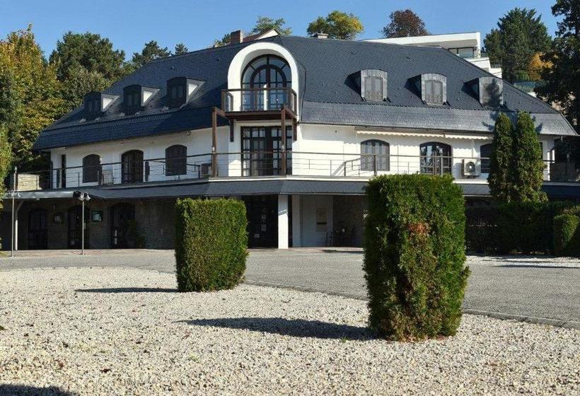 Adler Hotel & Wellness