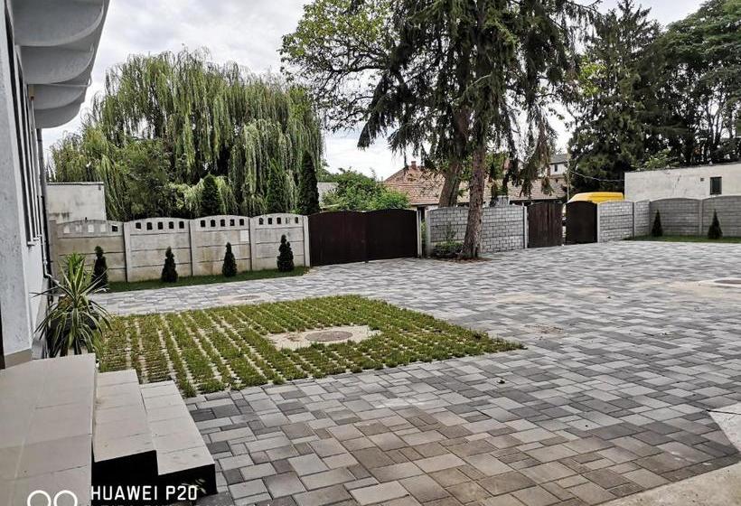 Bed and Breakfast Kakukk Panzió