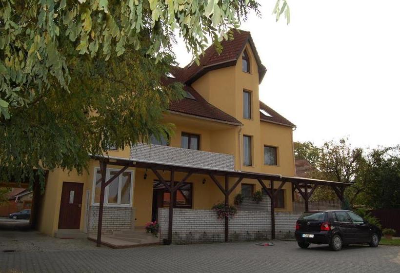 تختخواب و صبحانه Bocskai Panzió