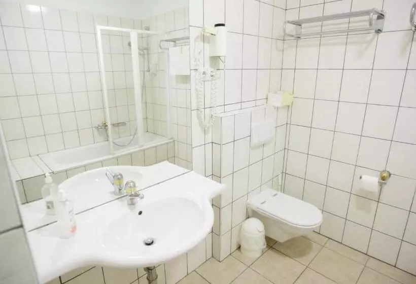 Aamiaismajoitus (B&B) Gőzmalom étterem és Panzió