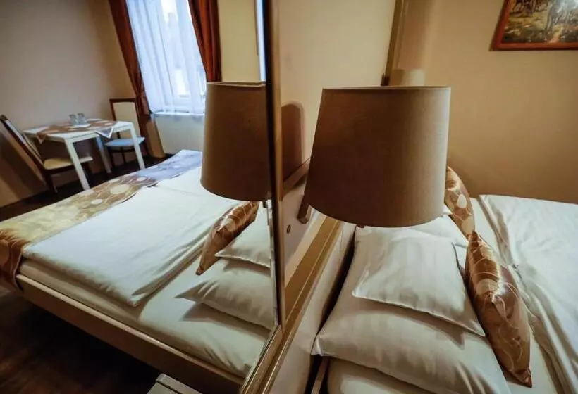 Aamiaismajoitus (B&B) Gőzmalom étterem és Panzió