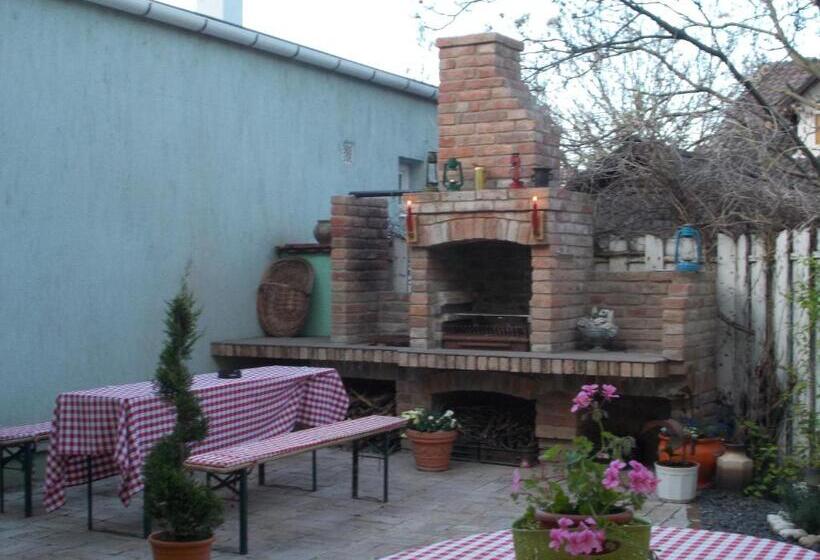 住宿加早餐  éjjelibagoly Vendégház