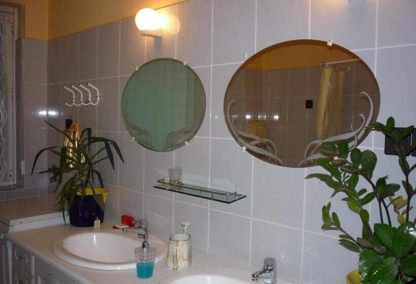 住宿加早餐  éjjelibagoly Vendégház