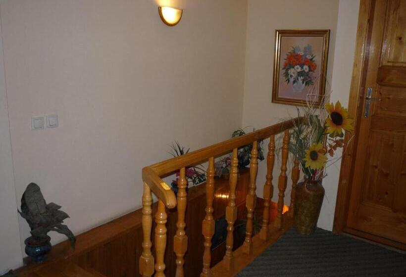 住宿加早餐  éjjelibagoly Vendégház