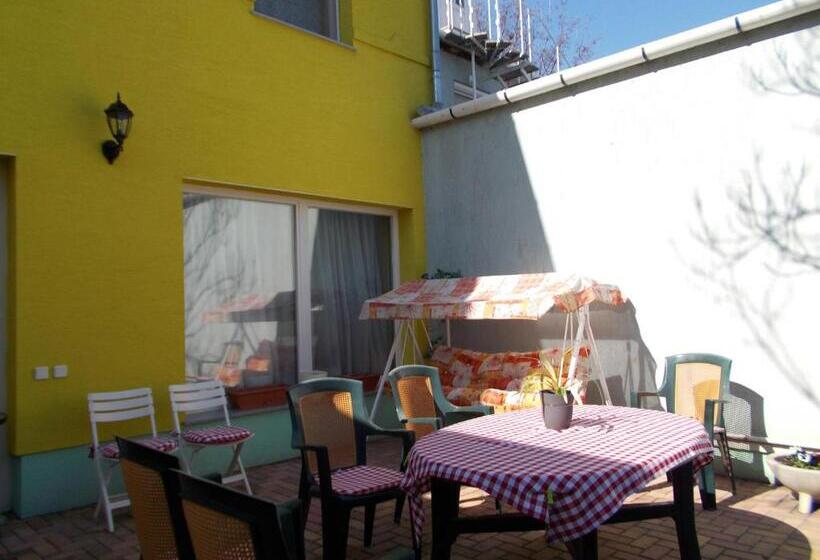 住宿加早餐  éjjelibagoly Vendégház