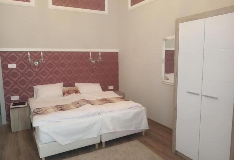 Bed and Breakfast Kakukk Panzió