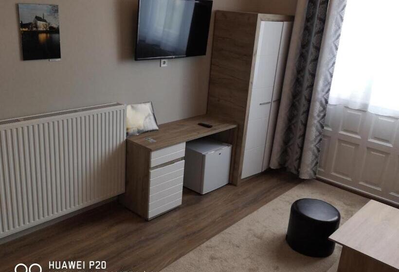 Bed and Breakfast Kakukk Panzió