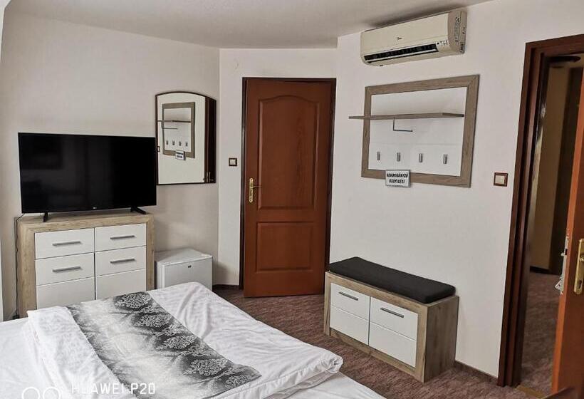 Bed and Breakfast Kakukk Panzió