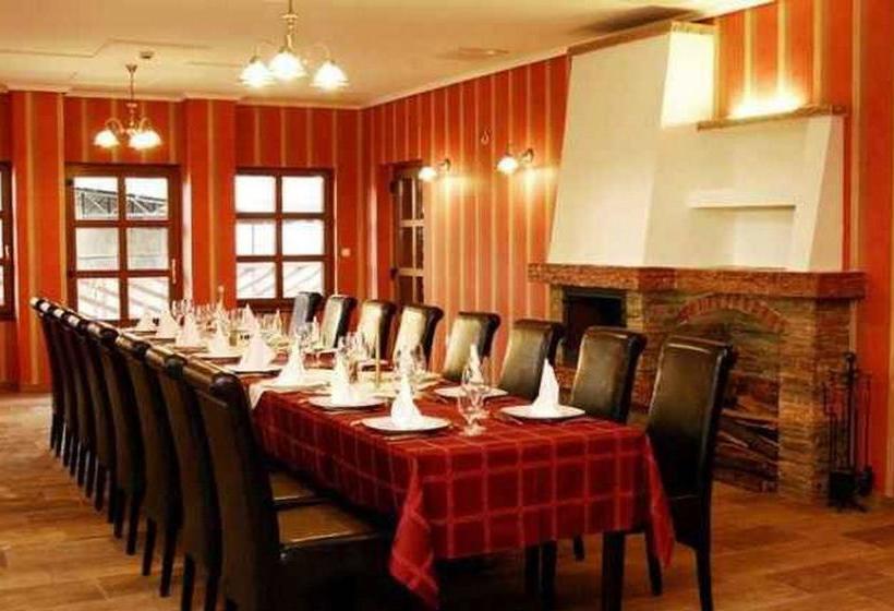 Bed and Breakfast Malomudvar étterem Cukrászda Panzió és Rendezvényház