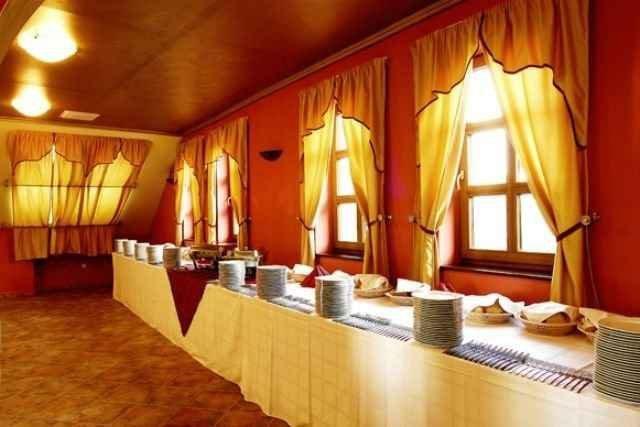 Bed and Breakfast Malomudvar étterem Cukrászda Panzió és Rendezvényház