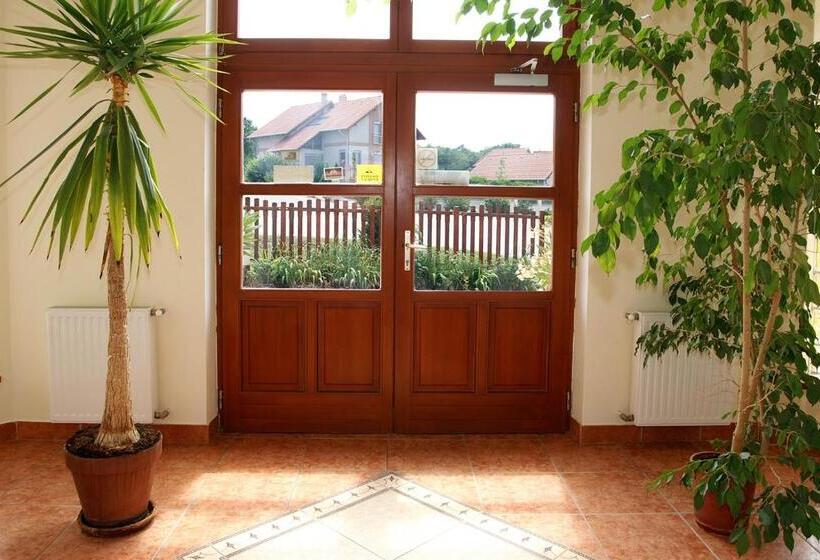 تختخواب و صبحانه Pihenőkereszt Panzió