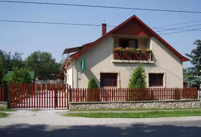 Aamiaismajoitus (B&B) Táltos Vendégház