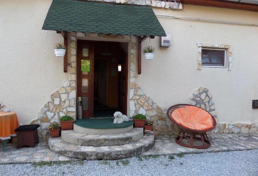 민박 Táltos Vendégház