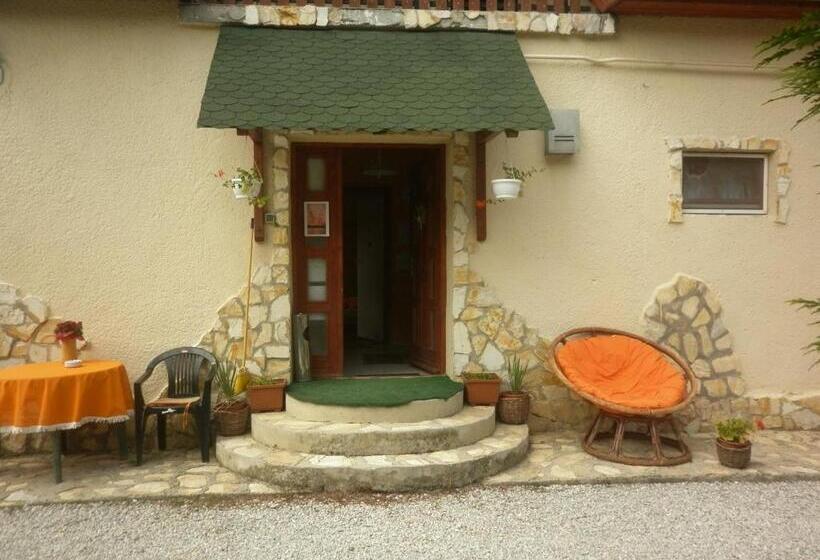 민박 Táltos Vendégház