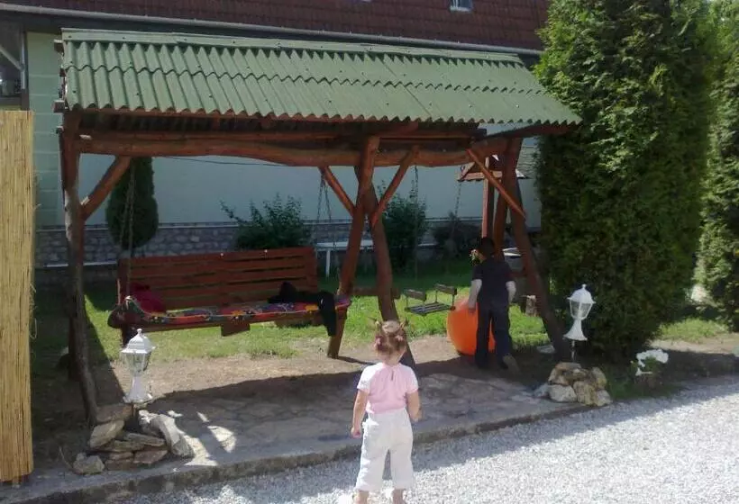 Aamiaismajoitus (B&B) Táltos Vendégház