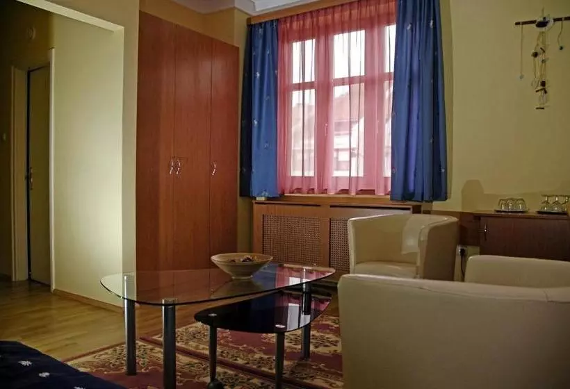 Aamiaismajoitus (B&B) Villa Sakura Panzió