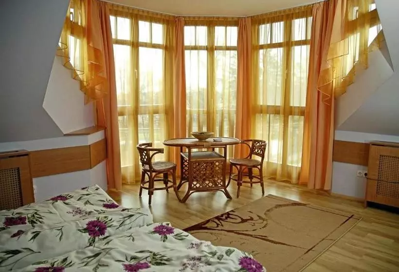 Aamiaismajoitus (B&B) Villa Sakura Panzió