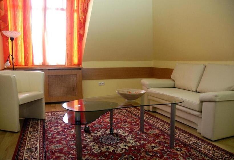 צימר Villa Sakura Panzió