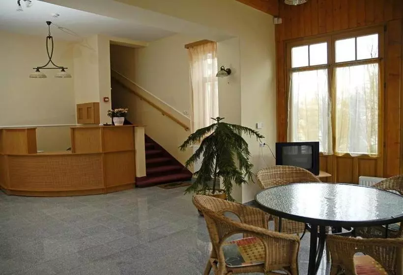Aamiaismajoitus (B&B) Villa Sakura Panzió