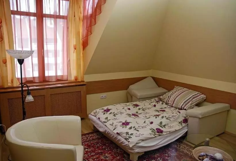 Aamiaismajoitus (B&B) Villa Sakura Panzió