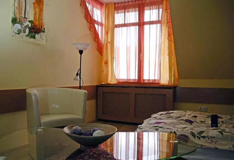 Aamiaismajoitus (B&B) Villa Sakura Panzió