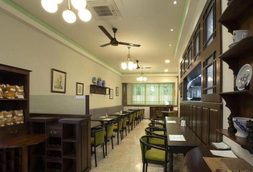 فندق Axia South Cikarang Service Apartment