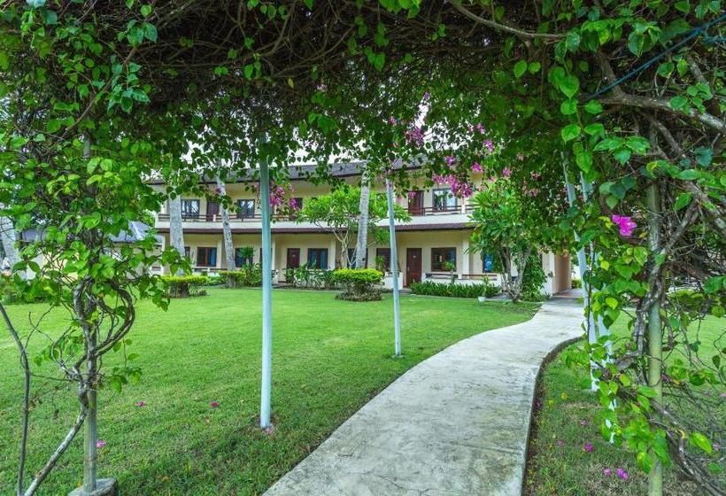 ホテル Capital O 2796 Medana Bay Marina