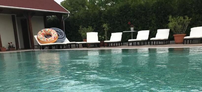 בית מלון כפרי Meggyes