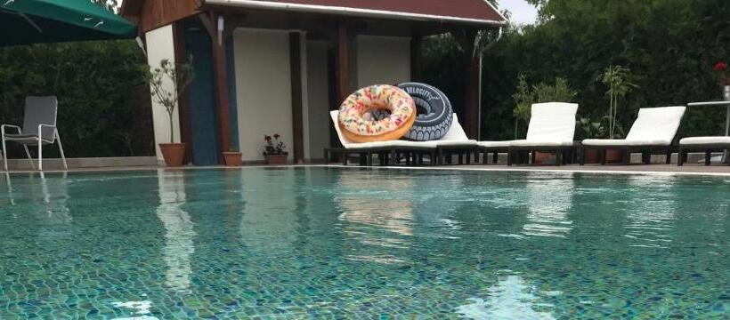 בית מלון כפרי Meggyes