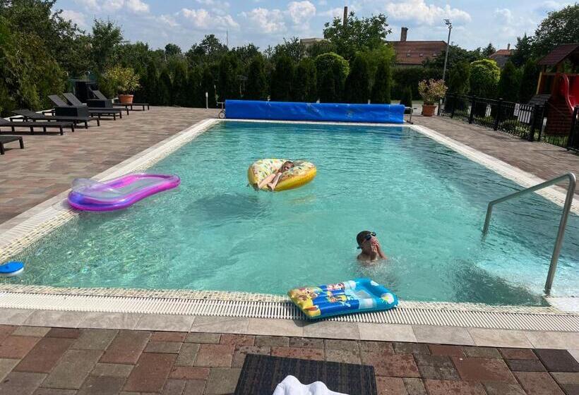 בית מלון כפרי Meggyes