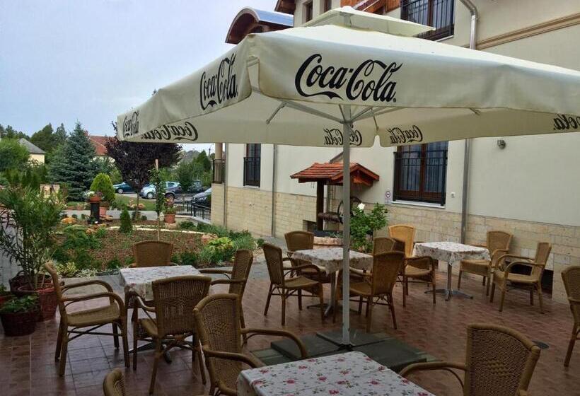 בית מלון כפרי Meggyes