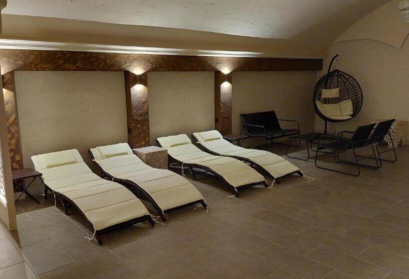 فندق Oazis Panzió