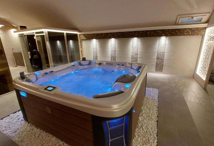 فندق Oazis Panzió