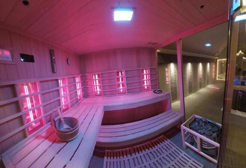 فندق Oazis Panzió