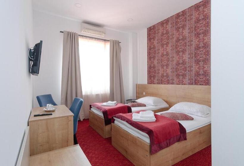 فندق Oazis Panzió