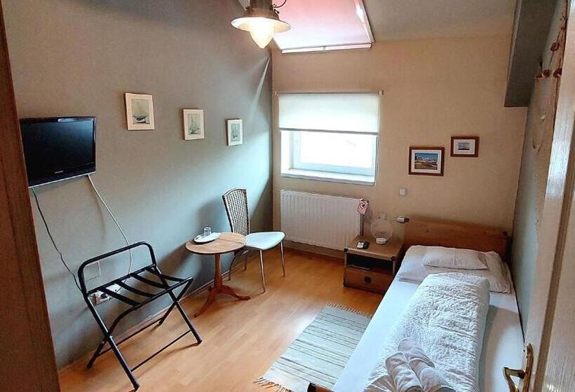 فندق Oazis Panzió