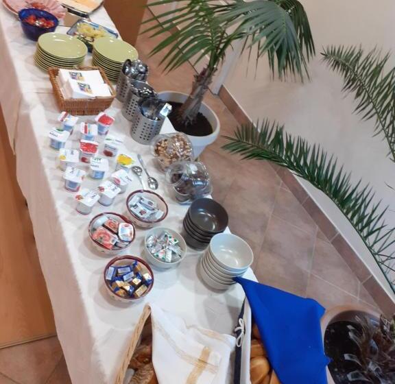 فندق Oazis Panzió