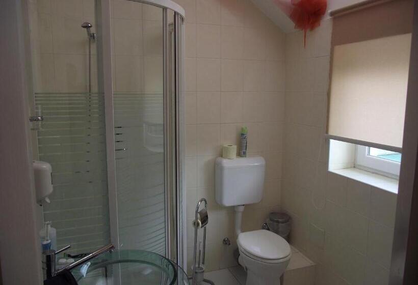 فندق Oazis Panzió