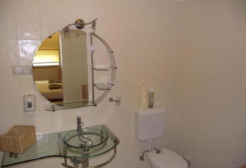 فندق Oazis Panzió