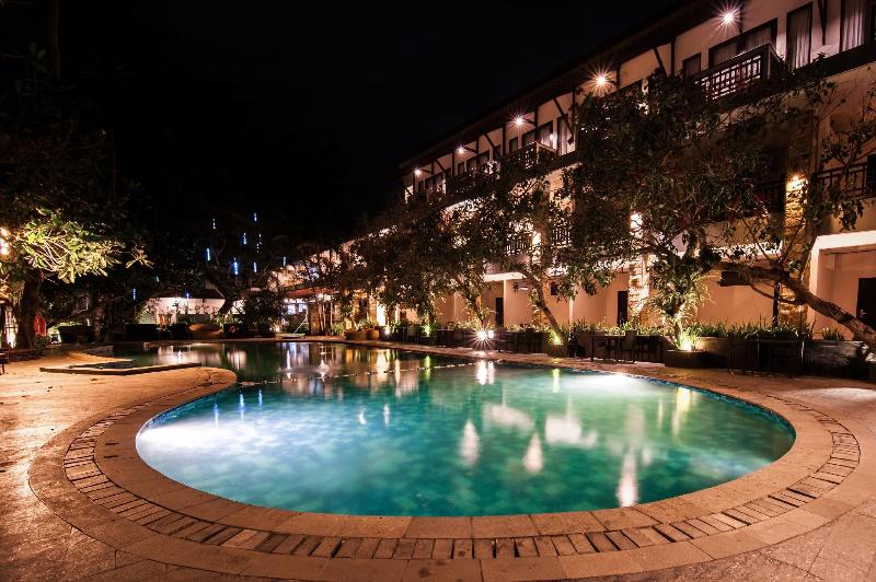 호텔 Surya Kencana Seaside