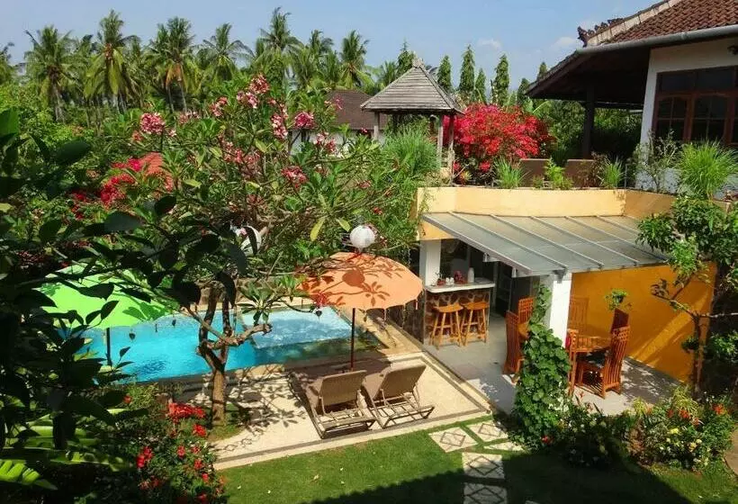 ホテル Villa Lumbalumba