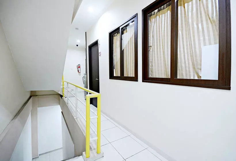 ホテル Zen Rooms Cideng Barat