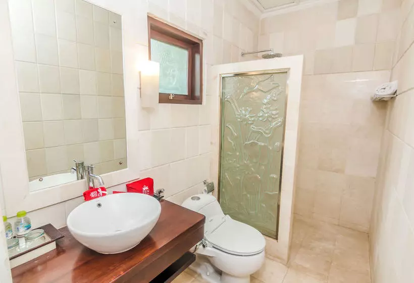 ホテル Zenrooms Kerobokan Rajawali