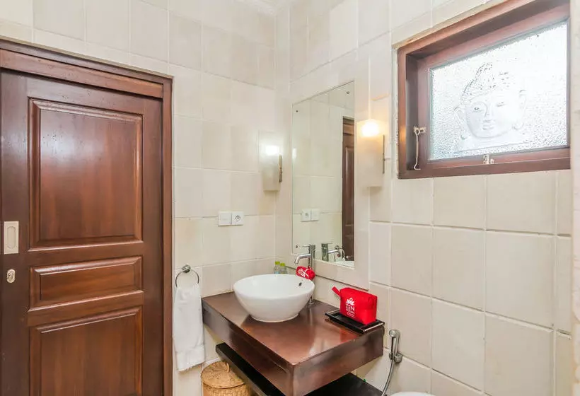 ホテル Zenrooms Kerobokan Rajawali