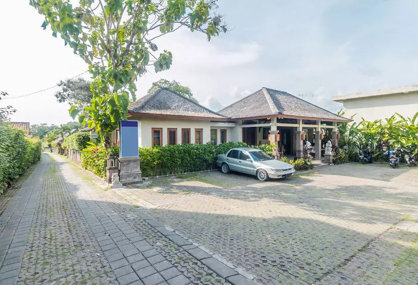 ホテル Zenrooms Kerobokan Rajawali
